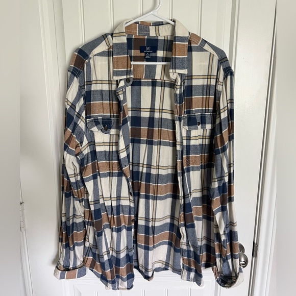 Men’s Soft Button-down Flannel - Picture 1 of 3